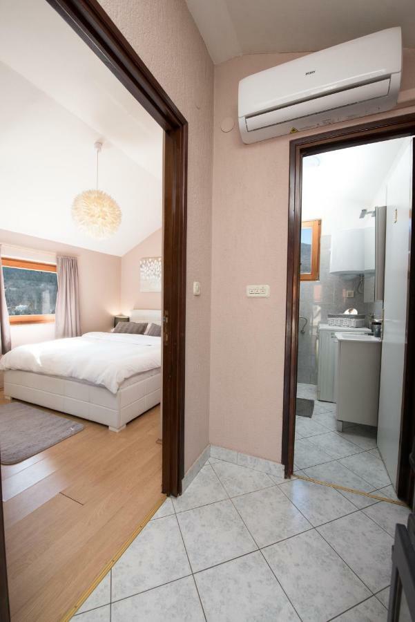 Lola Apartment Veprinac Exteriör bild